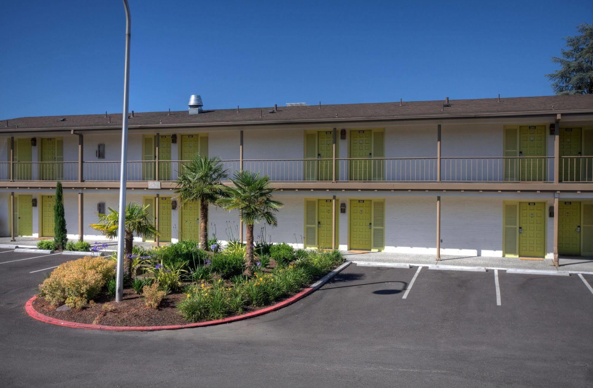 Inn At The Commons Medford Exterior foto