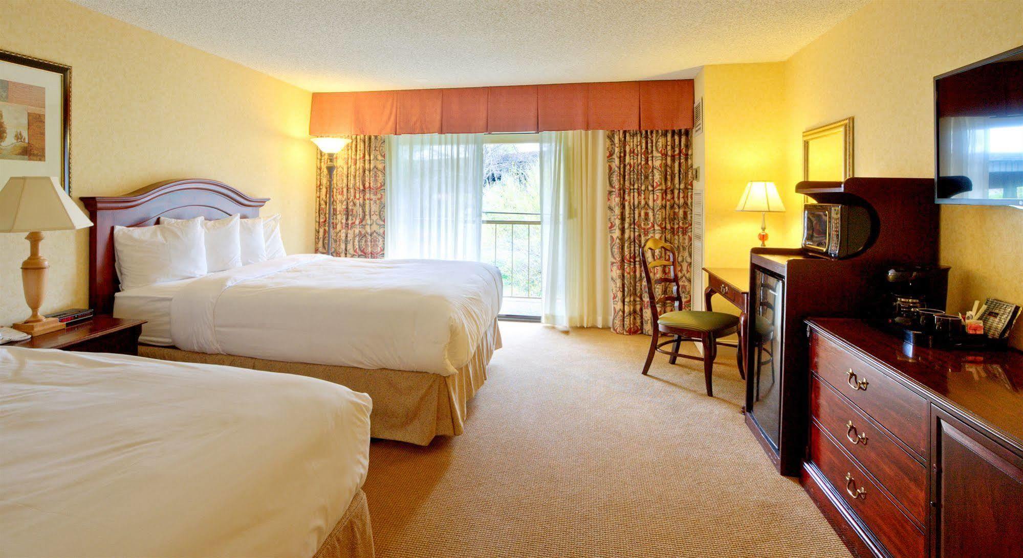 Inn At The Commons Medford Exterior foto