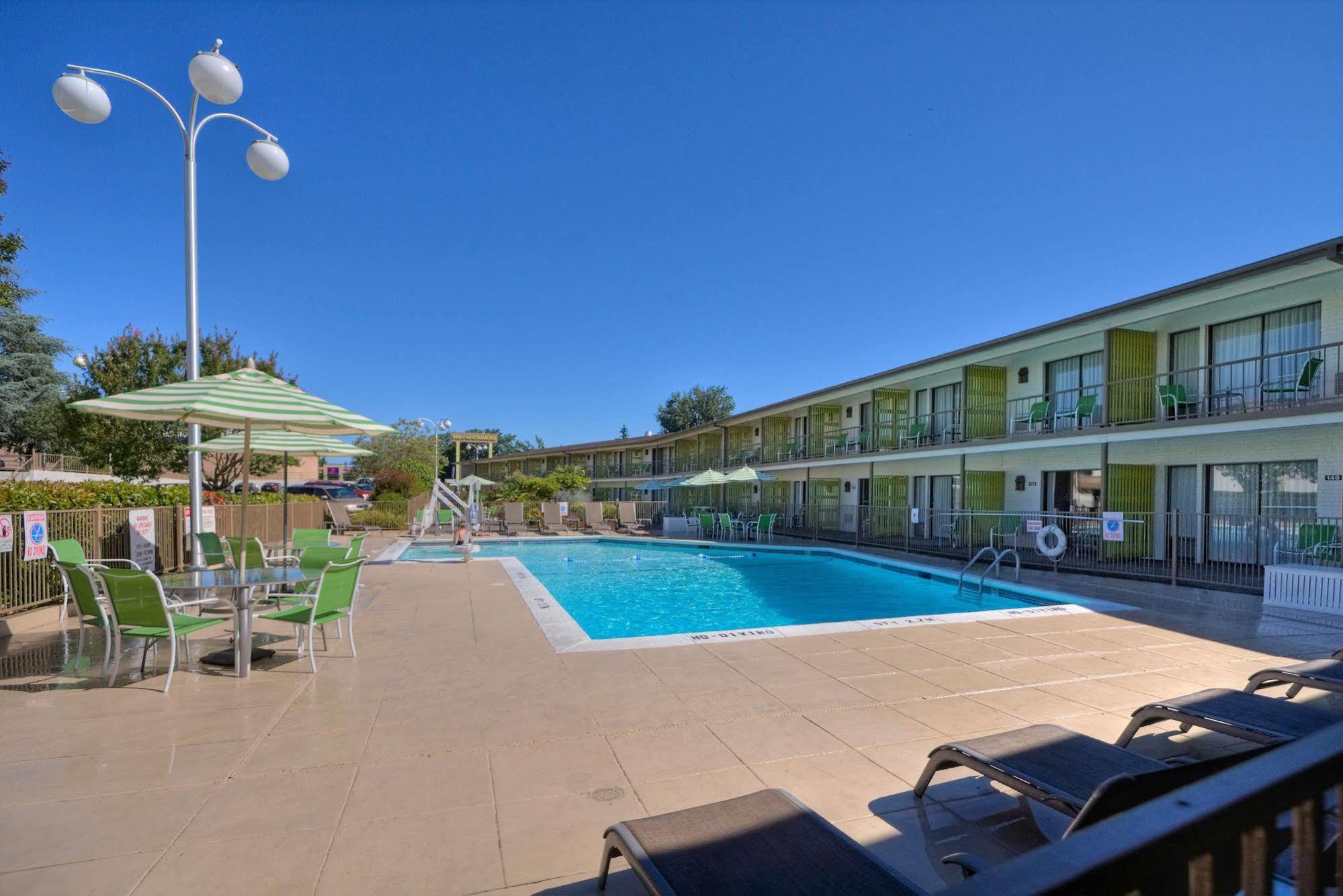Inn At The Commons Medford Exterior foto